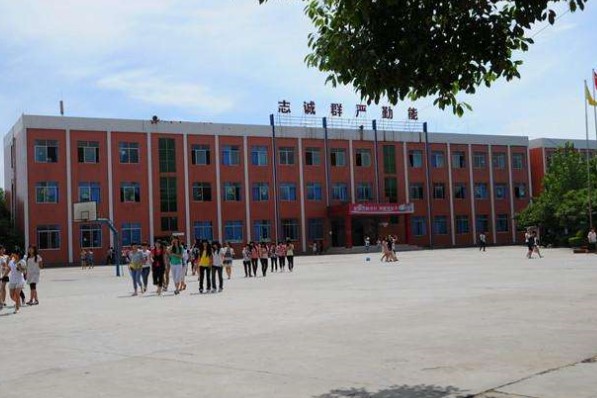 成都华夏旅游职业学校校园环境