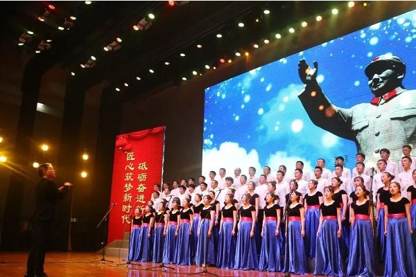 成都高校天府新区信息职业学院举行新年合唱晚会