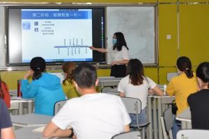四川职业高中成都机电工程学校举办新教师培训会