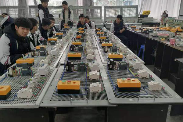 四川科华高级技工学校电子专业好不好