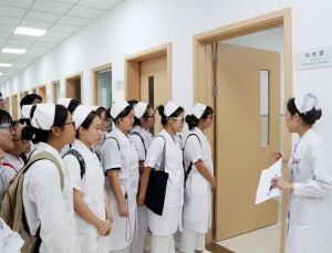 2022年四川护士学校招生条件