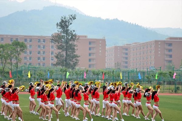 成都五月花高级技工学校学生风采