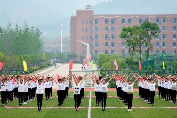 成都五月花高级技工学校学生风采