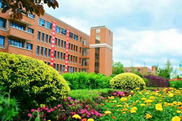 成都五月花高级技工学校和希望职校什么关系 五月花学校具体地址