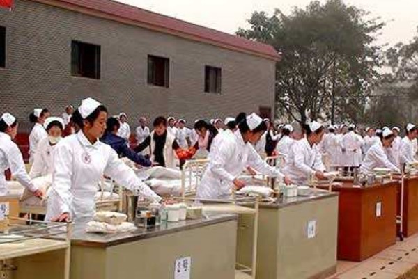 四川大学附设华西卫生学校校学生风采