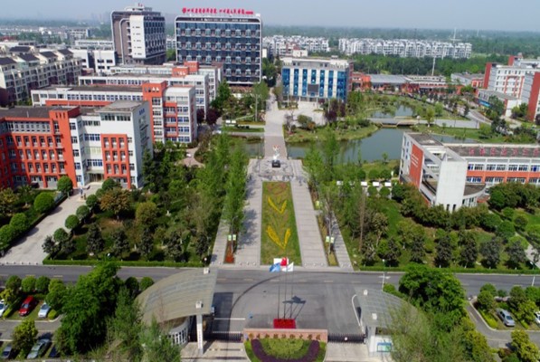 鸟瞰成都铁路卫校