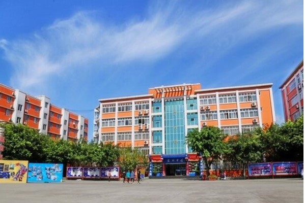 成都铁路工程学校校园一角
