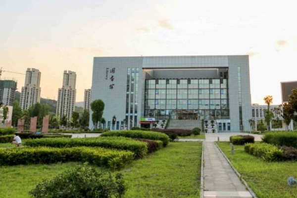 四川经济职业学校美丽的校园