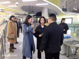 成都翔飞航空职业学校安检专业学生参加地铁实训