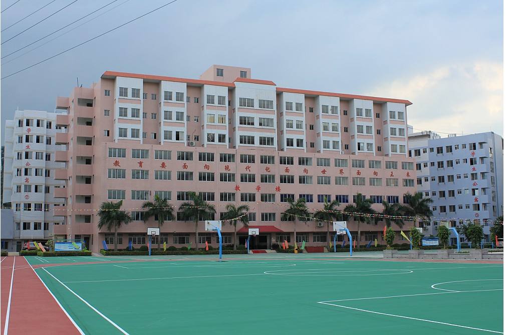 2019军人退伍后学什么技术好就业 学汽修最靠谱_成都职业技术学校