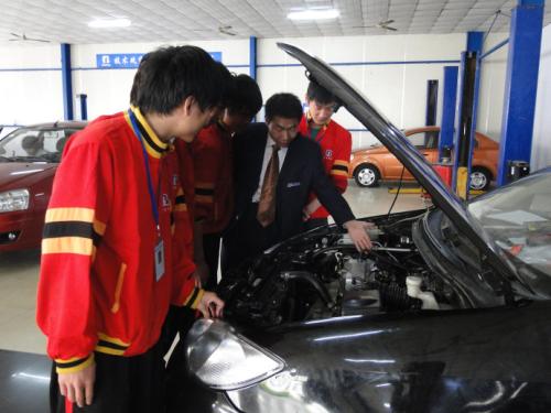 成都市汽车职业学校招生简介「详细」_四川哪所学校学习汽修行业比较好?