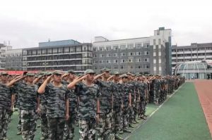成都中专学校哪家强 成都机电工程学校军训开始啦