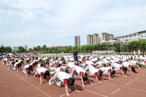 四川城市技师学院学生风采
