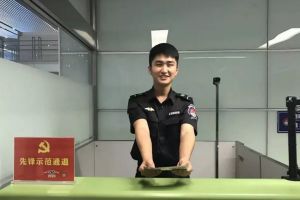 保持内心的那份纯朴—记成都市东星航空职业学校就业明星唐邦朔