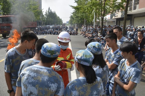 中国五冶大学2019级新生“零”距离学习消防安全知识