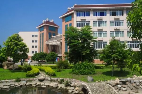 四川省针灸学校校园一角