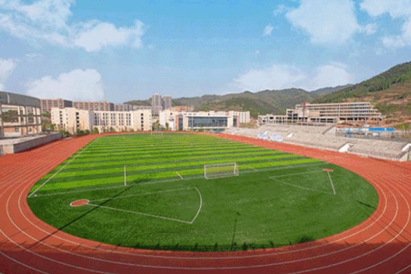 天府新区信息职业学院操场