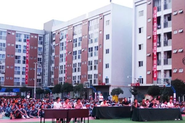 中国五冶大学歌唱比赛现场