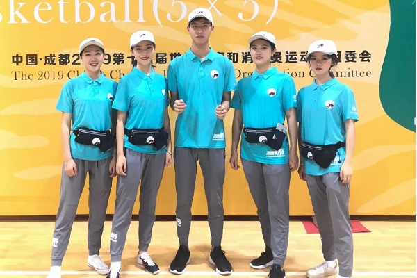 天府新区航空旅游职业学院学生