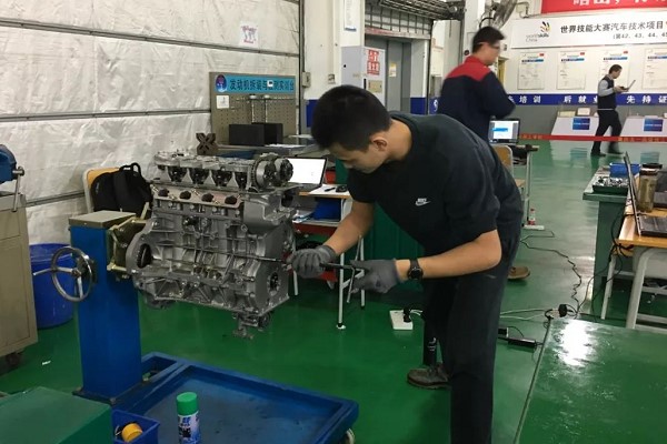 四川交通职业技术学院贺希老师训练照