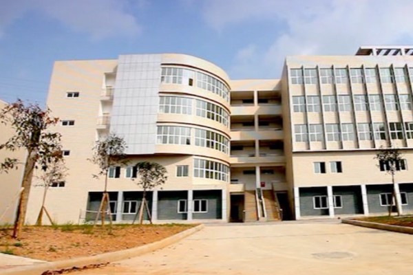 四川省绵阳财经学校校园一角