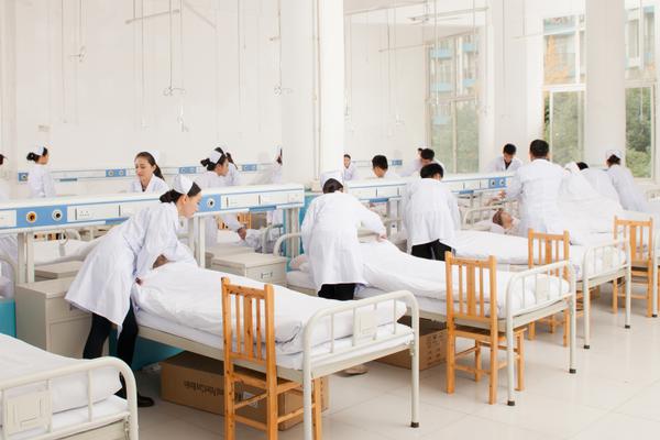 四川育英医养科技技工学校