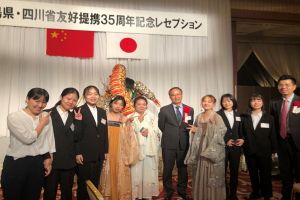 四川中职院校新闻大事记：2019年李云泽副省长亲切问候成都铁路卫校留学生
