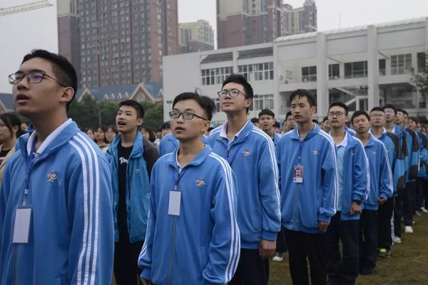 成都电子信息学校学生风采