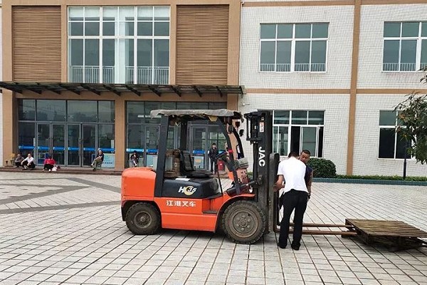 四川省峨眉山市职业技术学校培训不收费还有补助