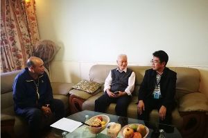 四川中职院校哪家强 攀枝花经贸旅游学校领导2019年走访慰问离休干部