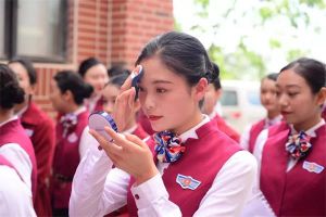 2020年职业技术学校空中乘务专业招生要求介绍