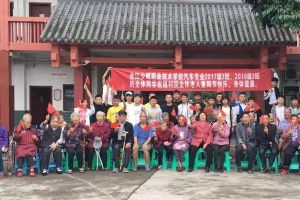 合江少岷职业技术学校师生到福利院看望慰问老人