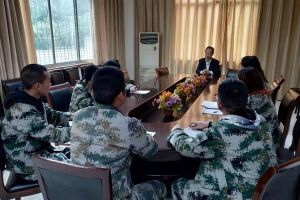 四川绵阳航空职业学校开展入党积极分子座谈会