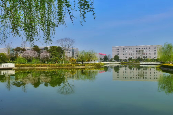 巴中职业技术学校