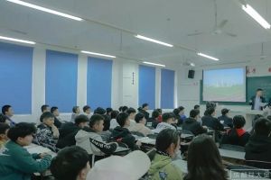 成都五月花高级技工学校接待领导检查学籍资助工作