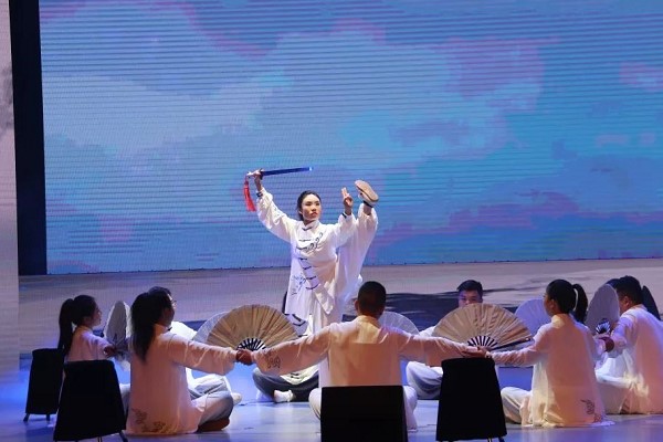 针灸学校参加七城职业教育成果展演