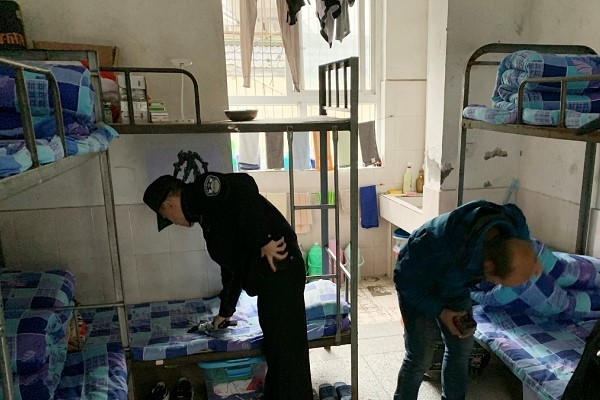 树德怀远中学举行危险品大排查活动