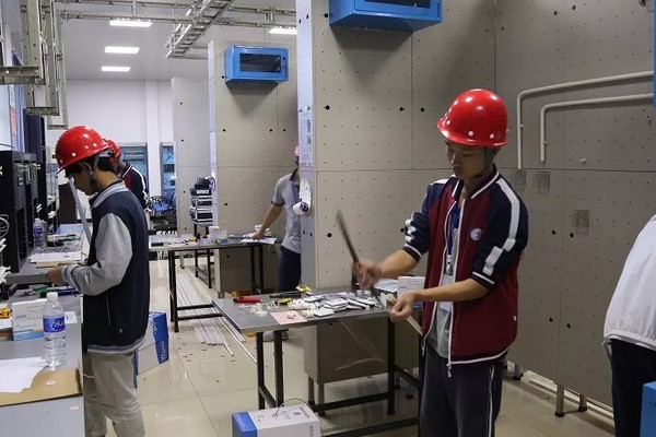 成都职业学校