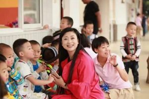 四川中职院校矿产机电技师学院开展幼师专题讲座