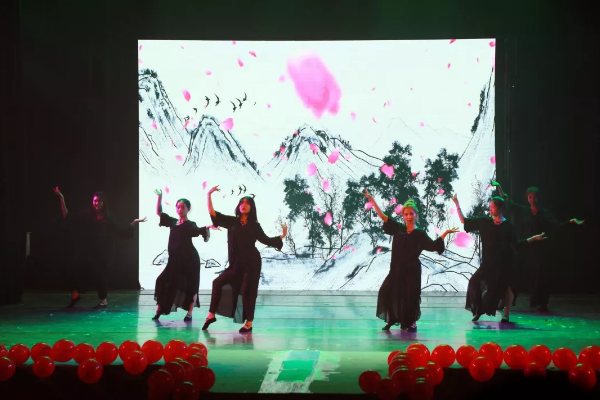 现代艺术学校