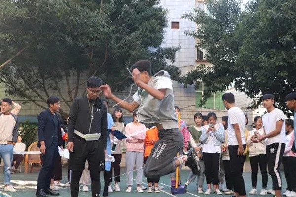 四川现代艺术学校