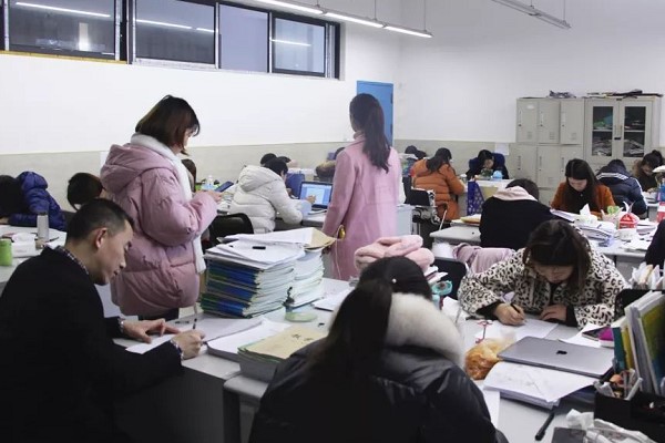 四川五月花技师学院举行教师专业知识测试