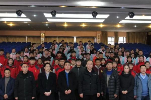 成都高中学校四川省金堂中学对口帮扶师生