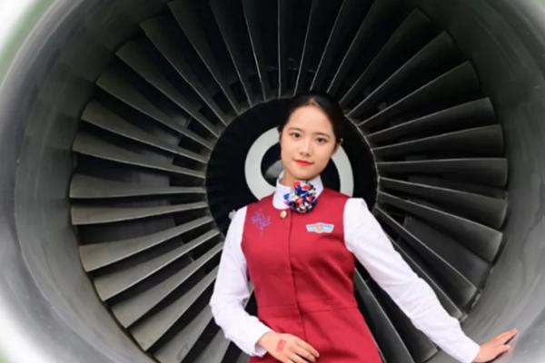 成都东星航空职业学校校花涂文静