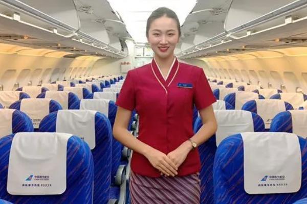成都航空旅游职业学校赵千卉