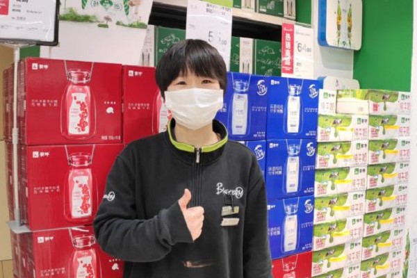 成都中職學(xué)?？挂咴谛袆觸四川五月花技師學(xué)院學(xué)子助復(fù)工