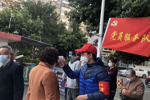 成都希望职业学校众志成城抗疫情