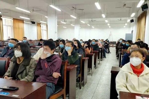 四川师范大学幼师学院教学与抗疫共进