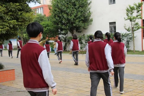 成都艺术高中学校成艺附中开展2020年春开学疫情演练