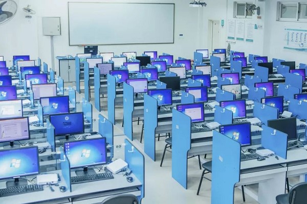 成都华商理工职业学校